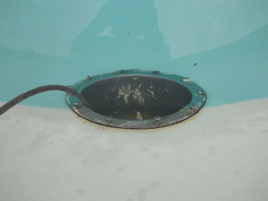 How to fix leaking light fixture in fiberglass pool. North Texas Pool